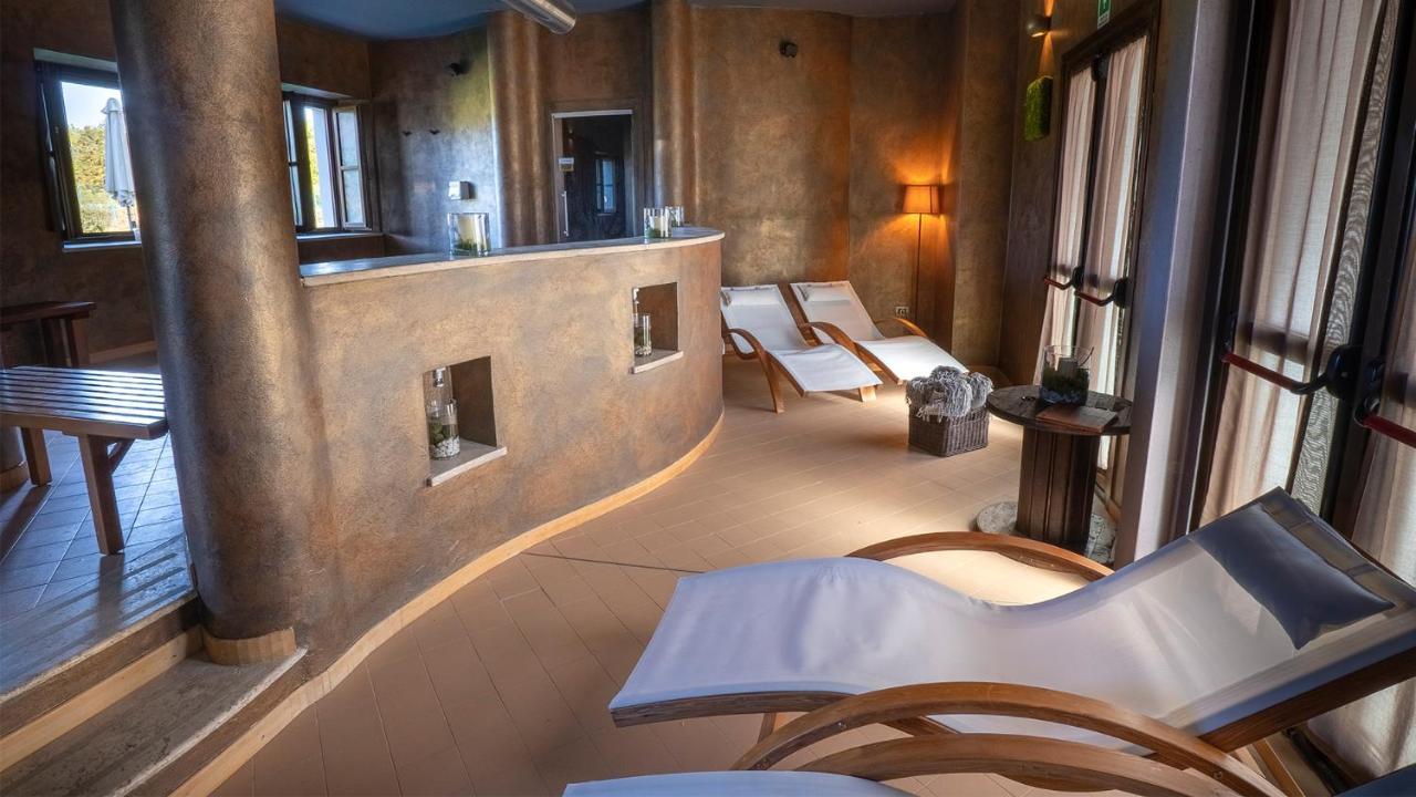 Relais Bella Rosina Pool & Hotel La Cassa