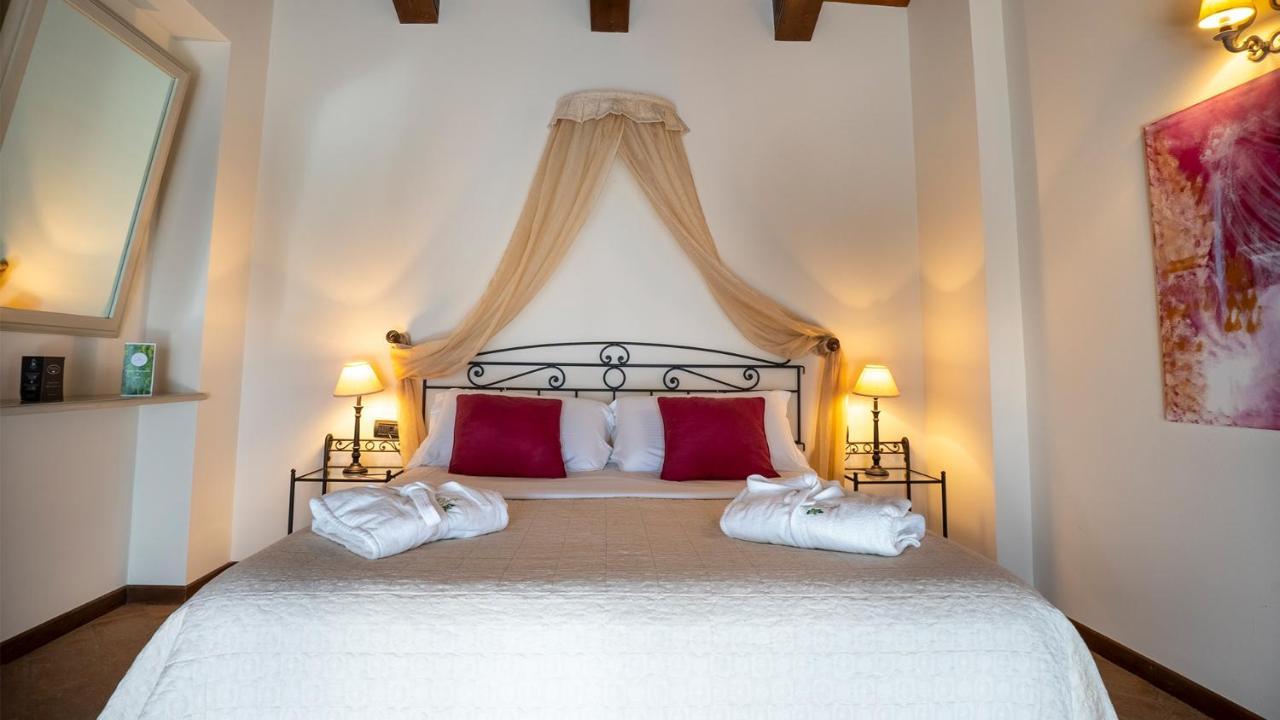 Relais Bella Rosina Pool & 4*