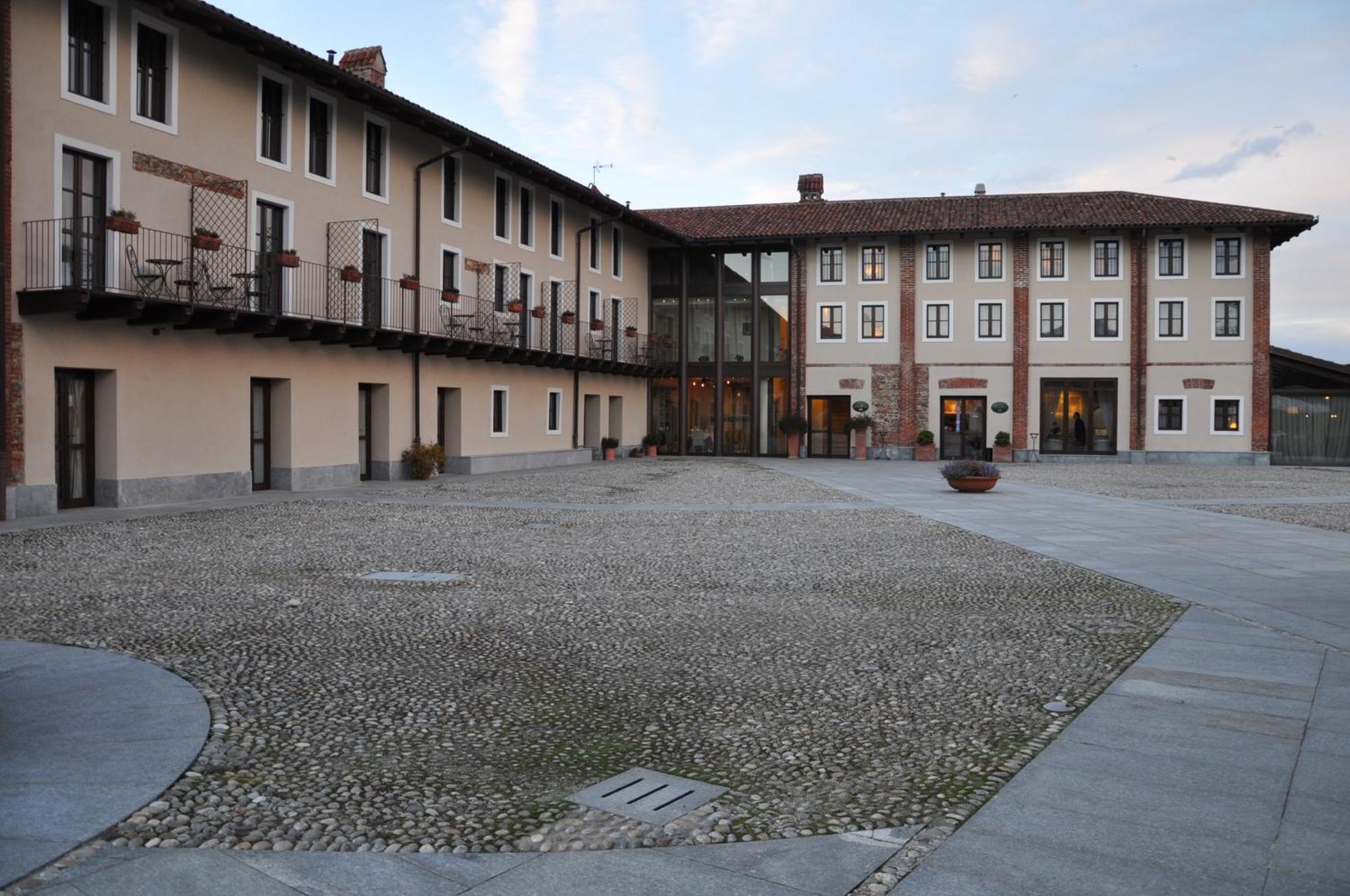 Relais Bella Rosina Pool & 4*