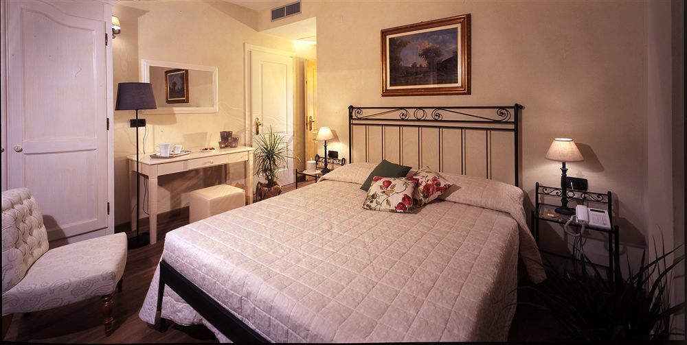 Hotel Relais Bella Rosina Pool & 4*